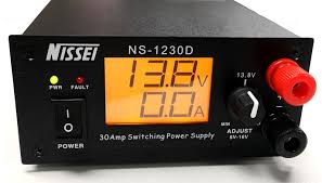 Nissei NS-1230D digitale power supply met groot verlicht display