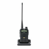 Alinco DJ-CRX7H portable UHF/VHF transceiver in een tafellader