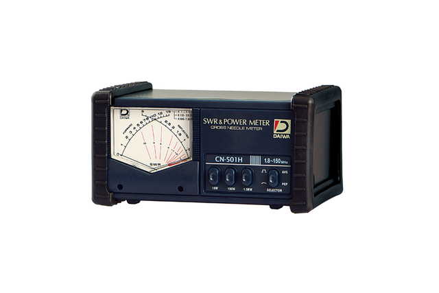 Daiwa CN-501H SWR en Watt meter met display en bedieningsknoppen