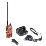 Midland CT-590S portable UHF/VHF transceiver in de kleur blaze met meegeleverde accessoires