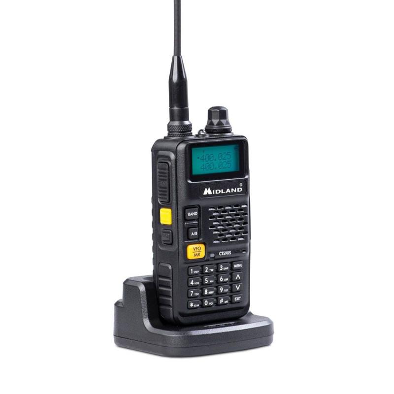 Midland CT-590S Portable UHF/VHF transceiver in oplaadstation