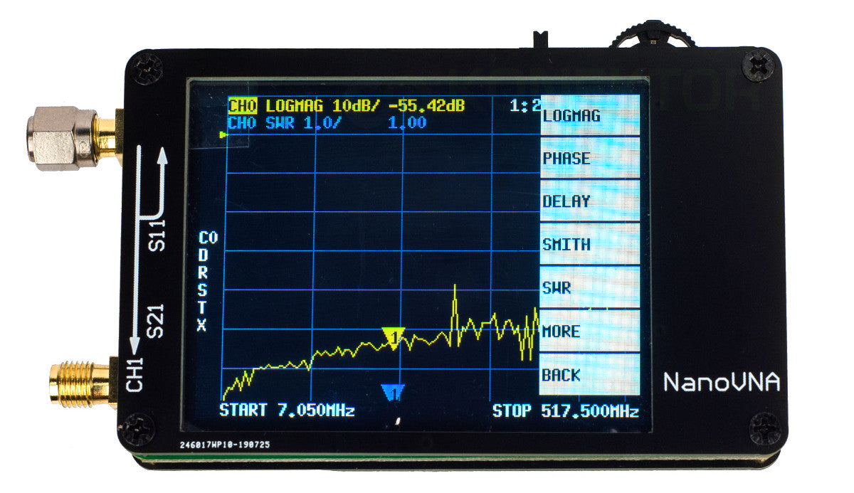  NanoVNA Network Analyzer display met aansluitingen op linker zijkant