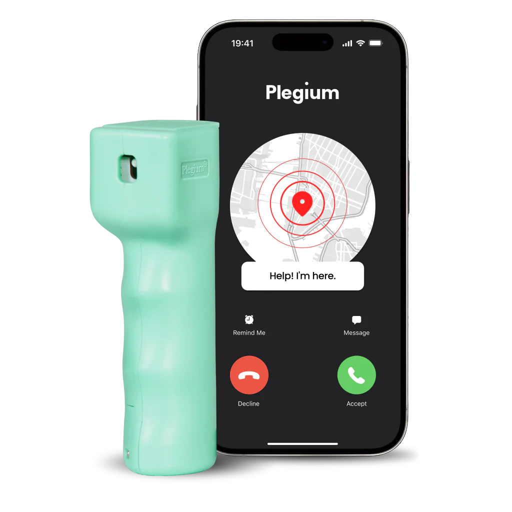 Plegium mini zelfverdedigingsspray met smartphone die een noodmelding geeft