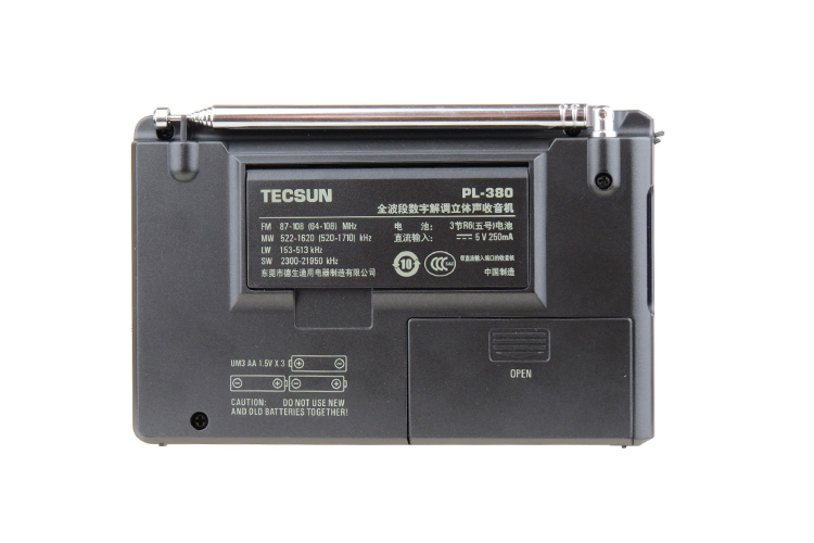 Tecsun-PL-380-achterzijde