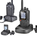 Wouxun KG-UV8D Plus portable UHF/VHF transceiver in een tafellader